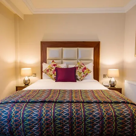 Hotel Grand 3*