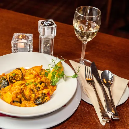 特拉利大酒店 特拉利