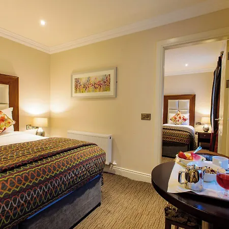 特拉利大酒店 3*