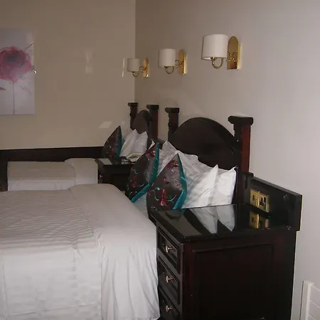 特拉利大酒店 3* 特拉利